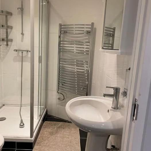 Vika Residence Deluxe Apartments Wednesbury Holiday Resort ภายนอก รูปภาพ